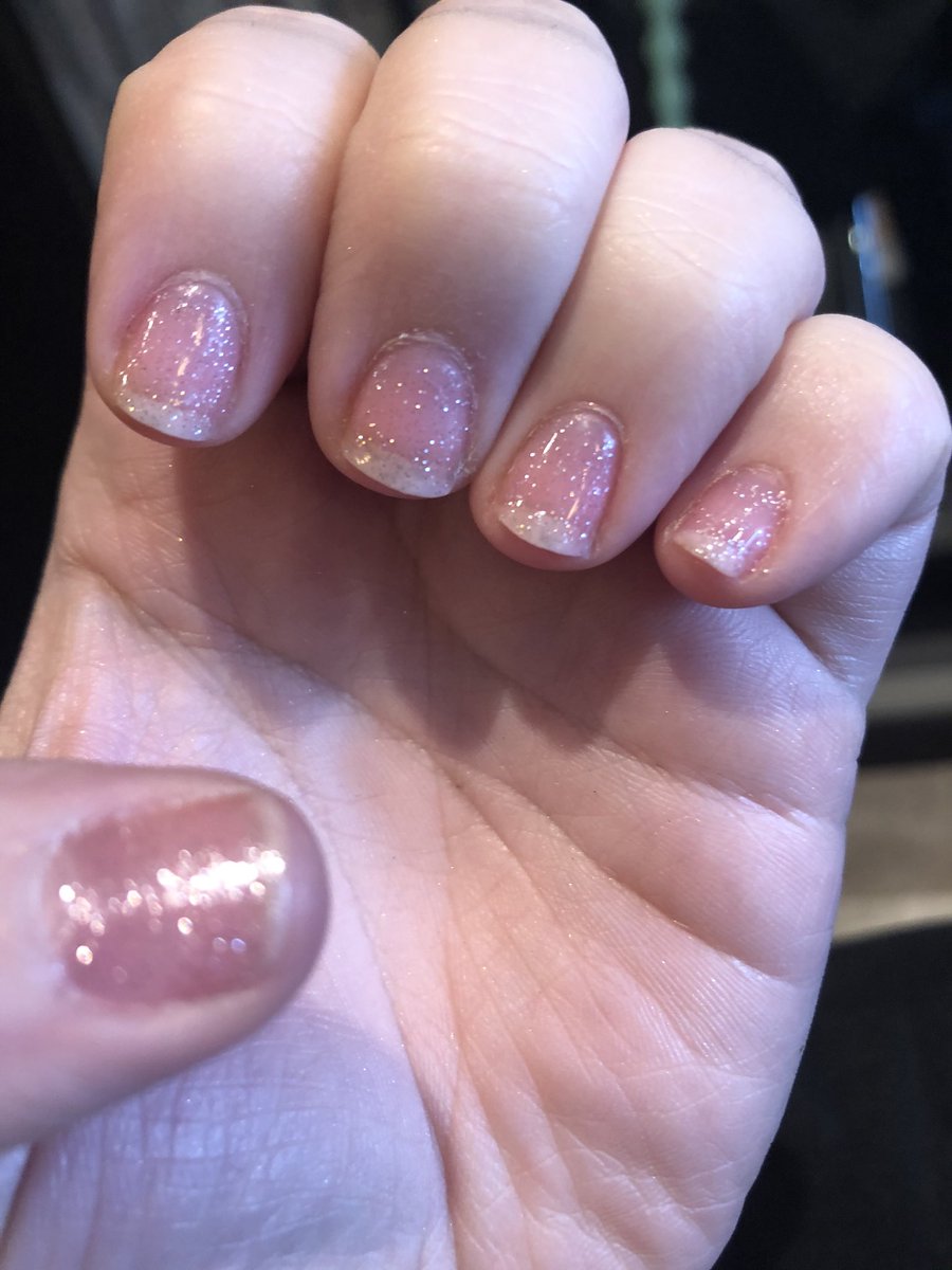 SimplyBeingBell's tweet photo. Loving my new glitter pink nails 💖 https://t.co/OjDy4iYWyD