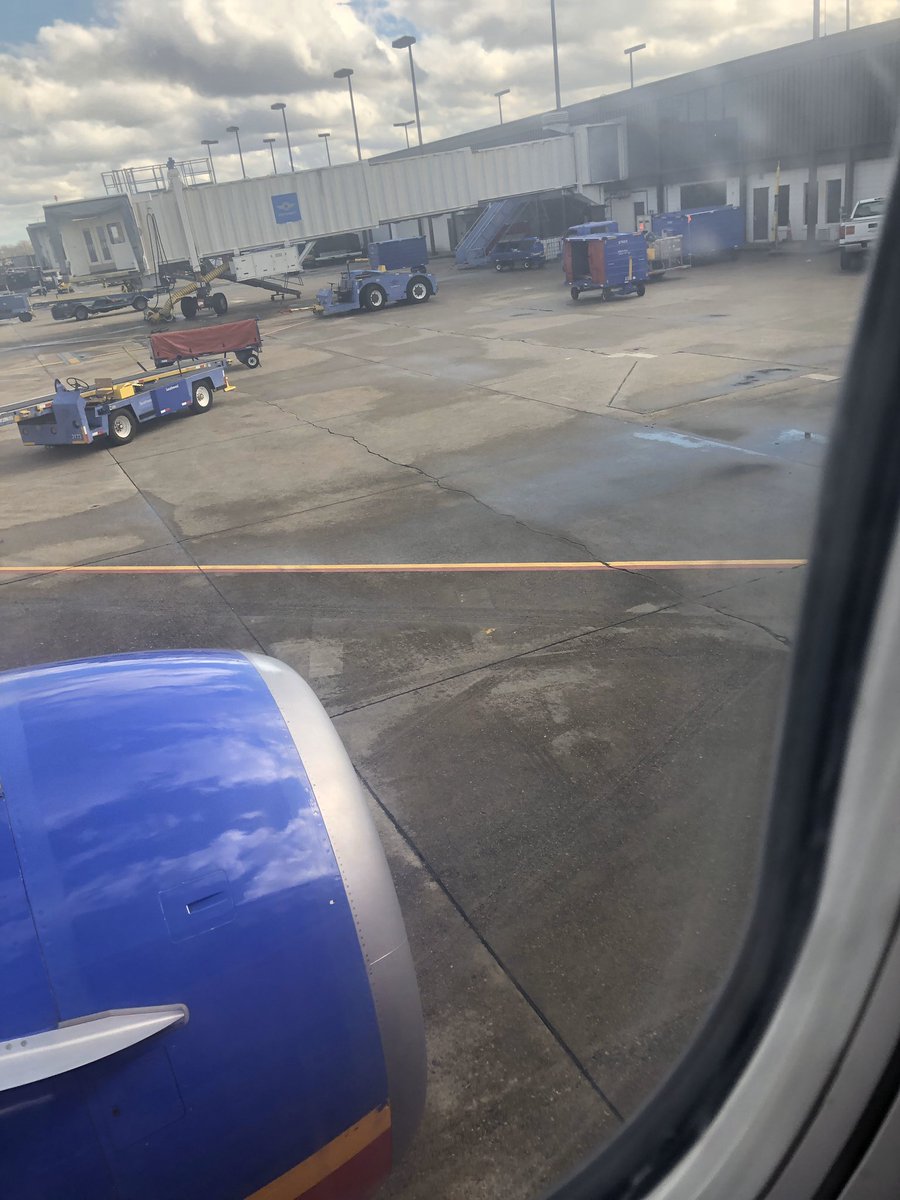 tigerturf82's tweet photo. Touched down in Orlando, day earlier than expected due to some amateur flight book on my part.  🤦‍♂️.  Either way ready for #GIS2020.   Busy week ahead but wouldn’t have it any other way.   @GCSAA https://t.co/aBlYInrXwn