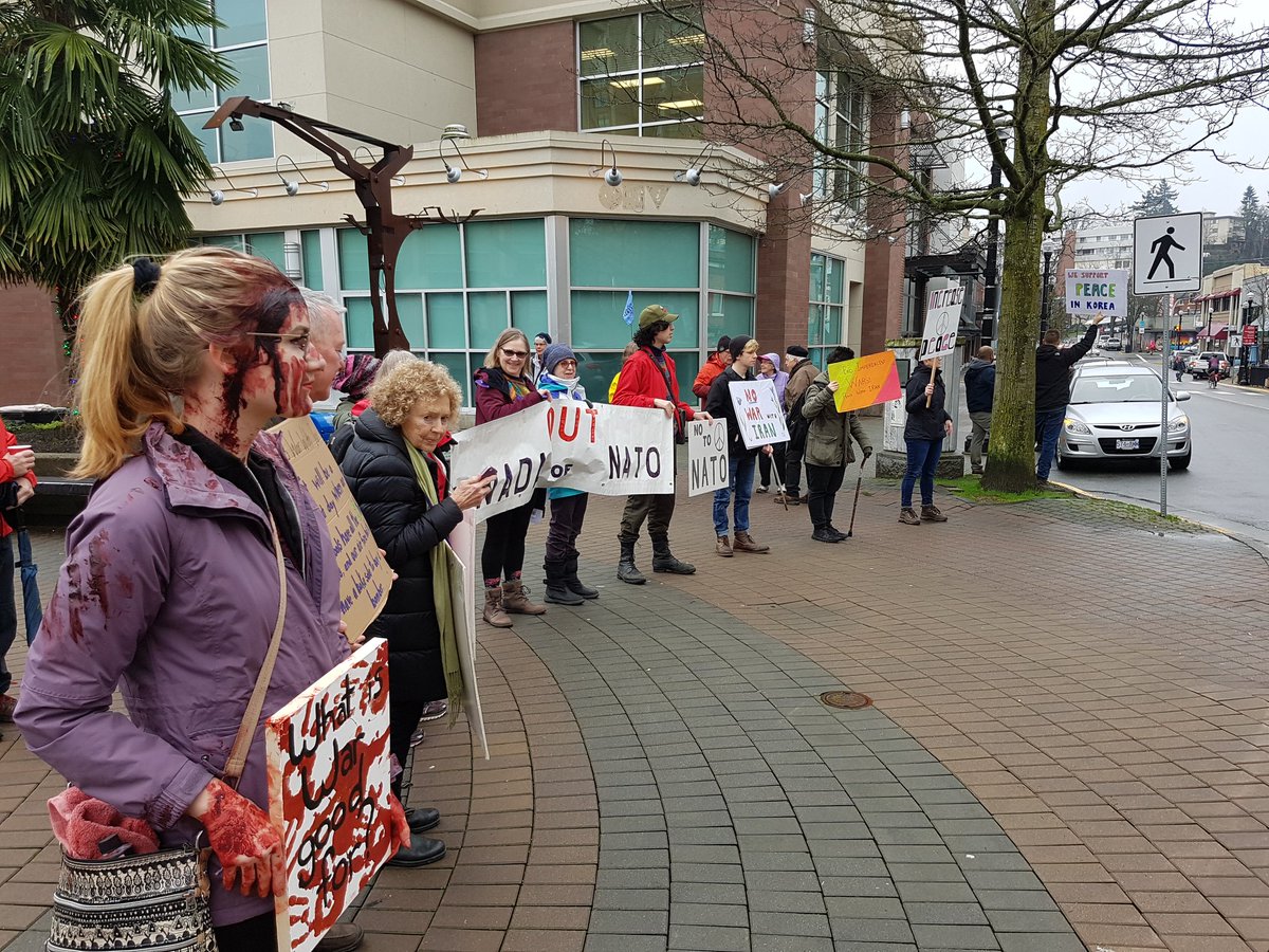 KarlYuBulletin's tweet photo. #peaceiniran rally in #Nanaimo. https://t.co/eRt3BdzDXz