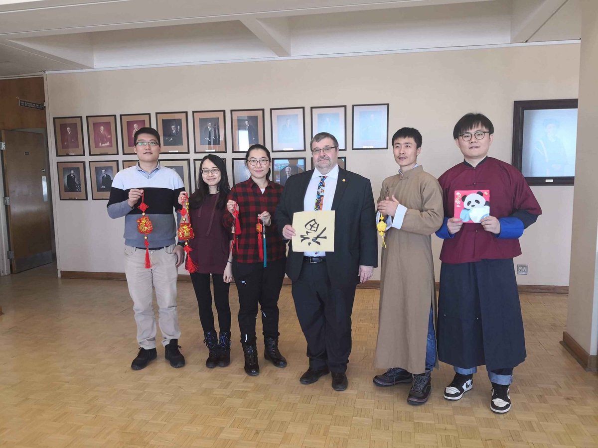 globalLU's tweet photo. 鼠年大吉，新春快乐
Happy Lunar New Year!
Bonne année lunaire!
-----------------------------------------
Below is the image of President Dr. Robert Haché with the Chinese students when he met and greet the students on the occasion of Lunar New Year! https://t.co/6TW7g2H2fe