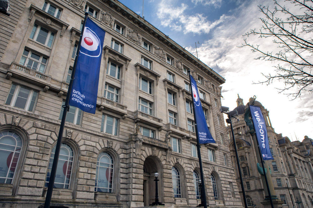 TheGuideLpool's tweet image. The full #BandsFC collection is now on display @thebme on our Pier Head. ⚽🎶

➡️ow.ly/dAVg30qcfCP