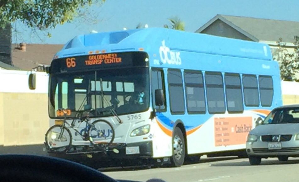 _KennyUong_'s tweet image. .@goOCTA @OCTABusUpdates Line 66 on McFadden Ave. in #WestminsterCA. 💙🧡🚌 #OCBus #publictransit