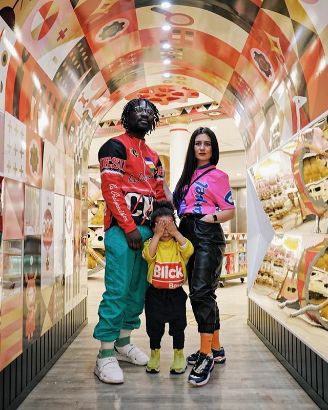 tweetymonkey's tweet photo. Lock up your bikes 🚲🔒 They cycling dirty up in here 👀
🚵🚵‍♀️🚳🚵🚵‍♀️
📸: @cherryontopgrace
📈📈📈📈📈
#EveryoneGetsAHashtag #Family #FamilyGoals #MixedFamily #thriftstorefinds #FineFamily #NoHateAppreciate #dublin #ireland #dadgoals #momgoals #stylefam #s… https://t.co/xMSNUkuGLx https://t.co/HIQw3Bguaa