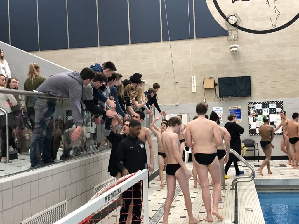 WERE YOU NOT ENTERTAINED!?WO defeats #1 Detroit Catholic Central 109-77. Thanks to the fans that attended. Great meet!
#HouseDefended #53Straight