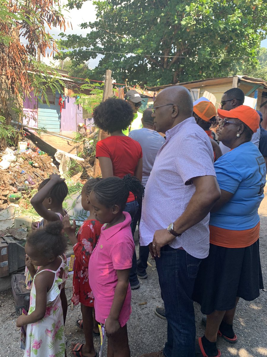 pnporangearmy's tweet photo. National Dengue Clean Up Day in Central Kingston. #DengueCleanup @imani_dp @guy_dr https://t.co/U7mS3esgme
