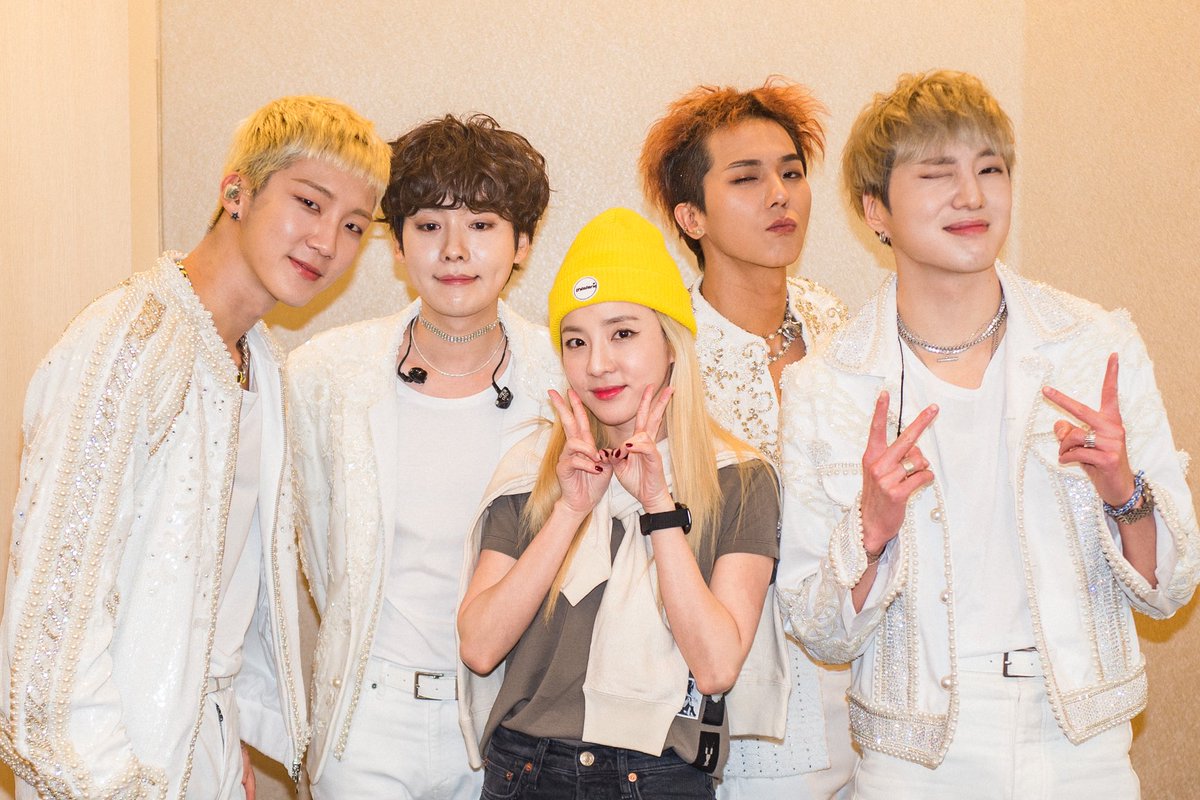 official_yoon_'s tweet photo. 💙🙏🏻💙🙏🏻 #WinnerCrossTourinManila https://t.co/UNLnzLstLV