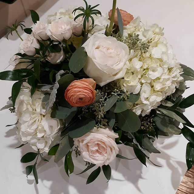 Floristct's tweet photo. Happy Saturday! 💐
 #wedding #weddingflorist #florist #flowers #weddingflowers #bouquet #bridebouquet #bridalbouquet #ido #eventflorist #ctweddingflorist #ctwedding #weddingvendor #ctweddingvendor #centerpiece #centerpieces #bride #lovewhatyoudo #newt… https://t.co/qK2vWTpx2Z https://t.co/3uz0lBYqeI
