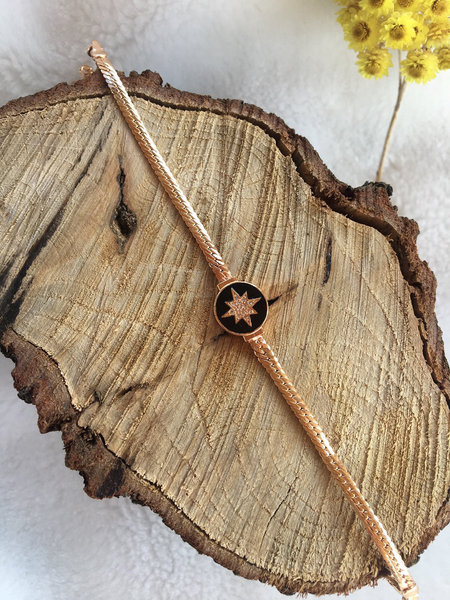 vkjewellry's tweet photo. 🐚Rose renk kutup yıldızı bileklik
🐚Taş detaylı
🐚Su ve parfüm temasından kaçınılmalıdır
🐚Kargo alıcıya aittir
🐚25₺ https://t.co/p5eoD0Mgky