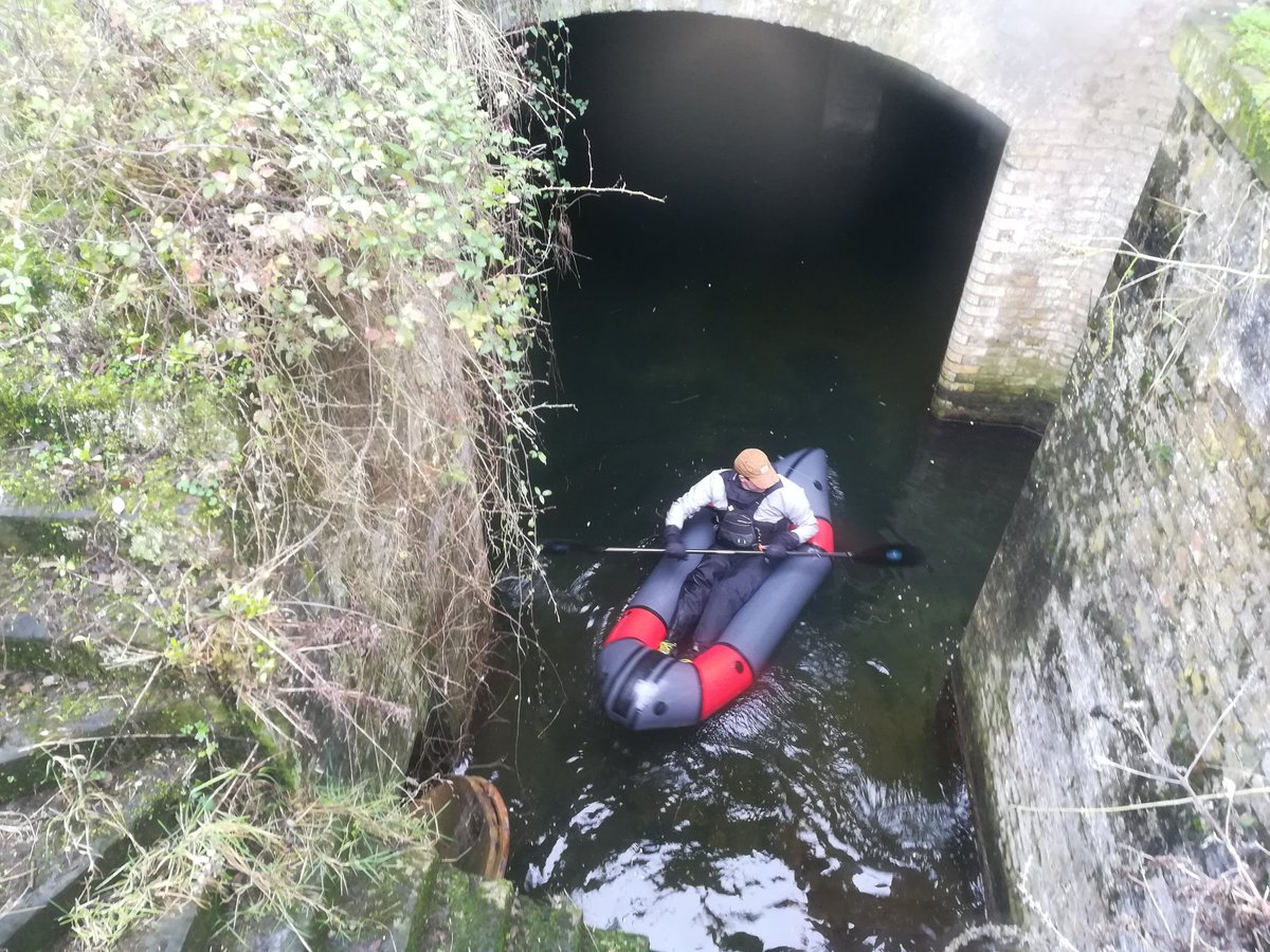 mjdwaring's tweet photo. @LongshoreInt Tim showing the versatility of a packraft. Carried it into the fort and paddled it around the flooded inner chamber. Good day out on the Thames Estuary. Proper paddle and a very interesting destination. https://t.co/7INeUGstjz