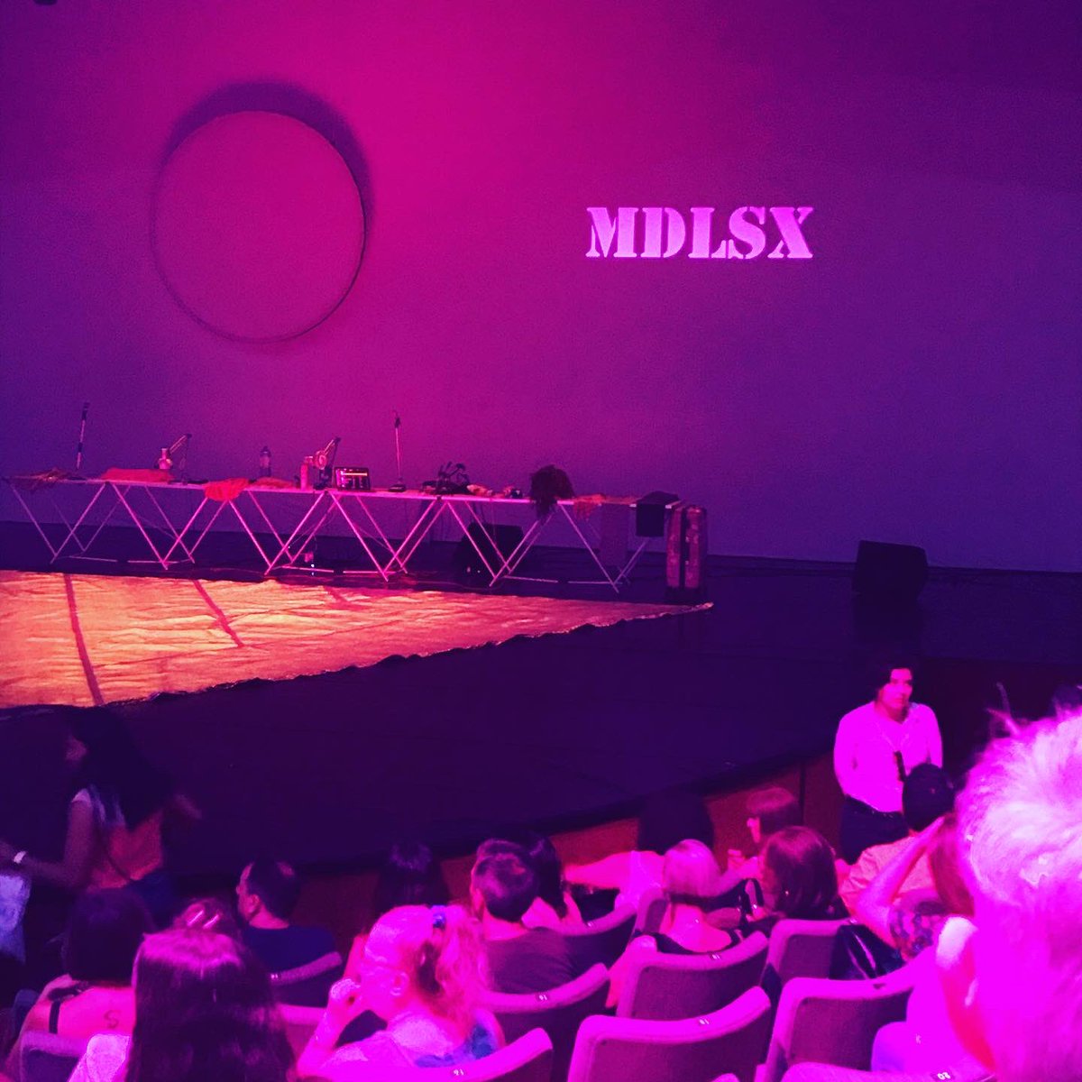 teatro_coliseo's tweet photo. Anoche vivimos la primera función de #MDLSX de @motustwit en @elSanMartinCTBA y fue 🔥🙌🏼🌈. ¡Gran participación italiana en #FIBA2020! #ITALIAXXI
¡Y hoy se viene la segunda!
+info: https://t.co/8hNCs040My https://t.co/8qJxzNRoxi