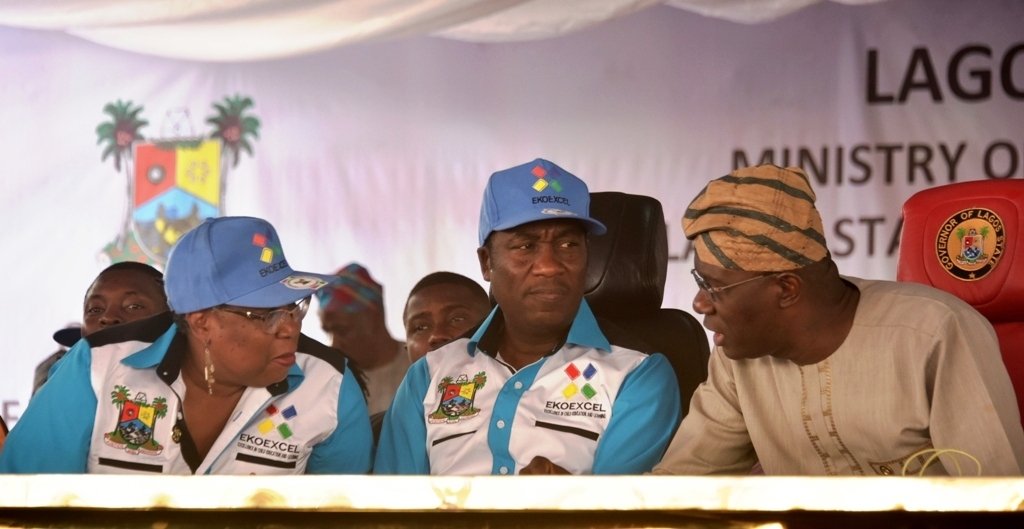 gboyegaakosile's tweet image. Today, #EKOEXCEL was launched by Gov @jidesanwoolu. EKOEXCEL is Excellence in Child Learning and Education Prog-a Lagos State primary education transformatn initiative. With the EKOEXCEL, over 14,000 Head Teachers and teachers will be moved from analogue to digital teaching.