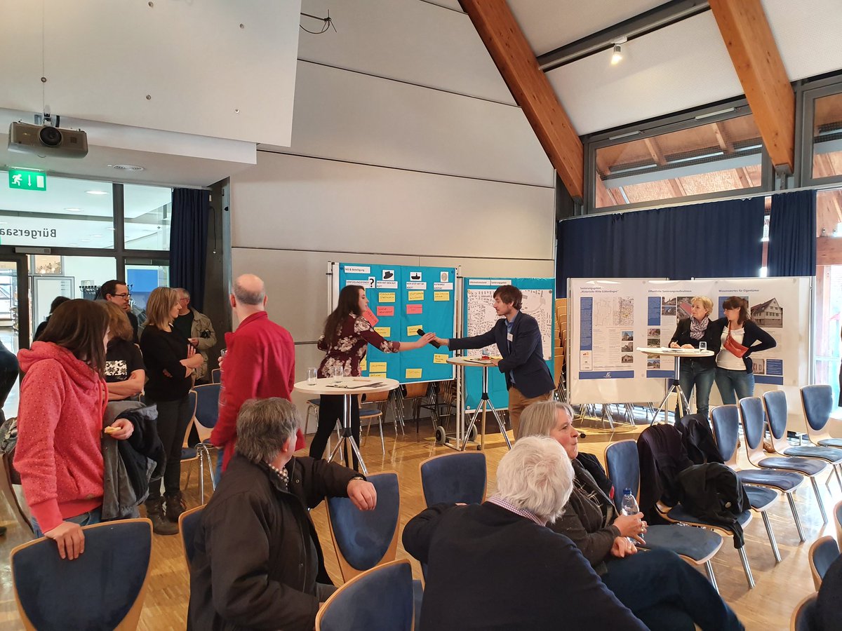 DialogBasis's tweet photo. Stadt? Dorf? Siedlung? Welche Handschrift soll die Historische Mitte von #echterdingen haben? Diese Frage wurde heute in der #Zehntscheuer diskutiert. An den Themenständen #mobilität öffentlicher Raum und #stadtleben wurden Ideen und Anregungen zum Sanierungsgebiet gesammelt. https://t.co/jpKNNRWn2x