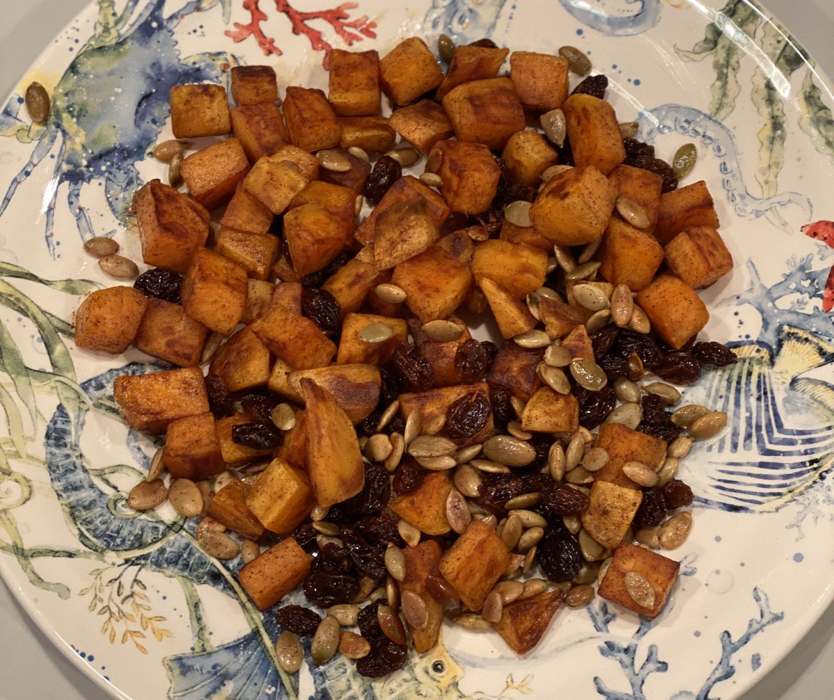 HarshfieldGreg's tweet photo. Sweet potatoes, pumpkin seeds, raisins, and cinnamon. #breakfast #food #almosthealthy https://t.co/jAe5nVOhl4