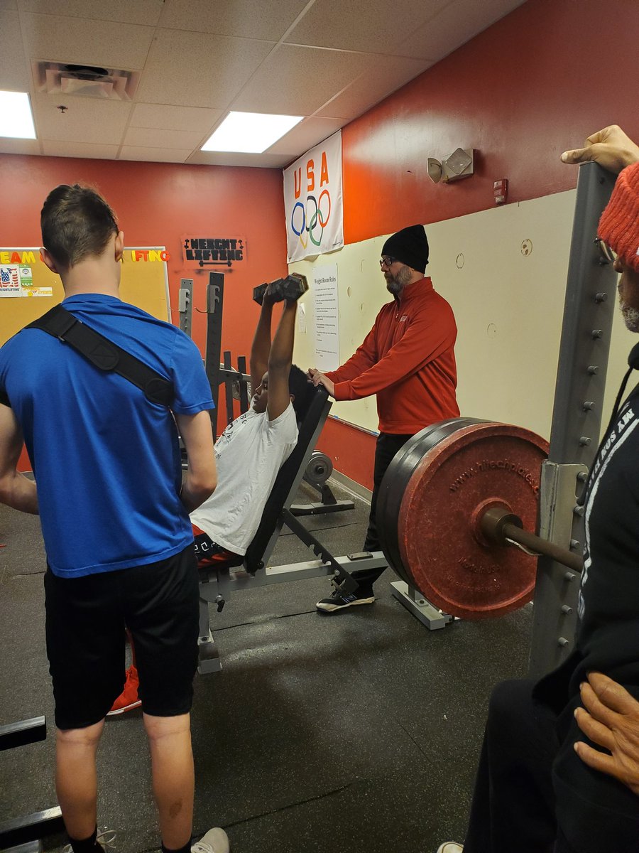 BGCGKCSportsLAB's tweet photo. Conditioning plays a great part of off season development @kcmoRBI as a Saturday workout @HelpKCKids #Breidenthal gets the energy flowing @SportsLAB_KC @royalscharities @MLBRBI https://t.co/L7cK6QsMCn