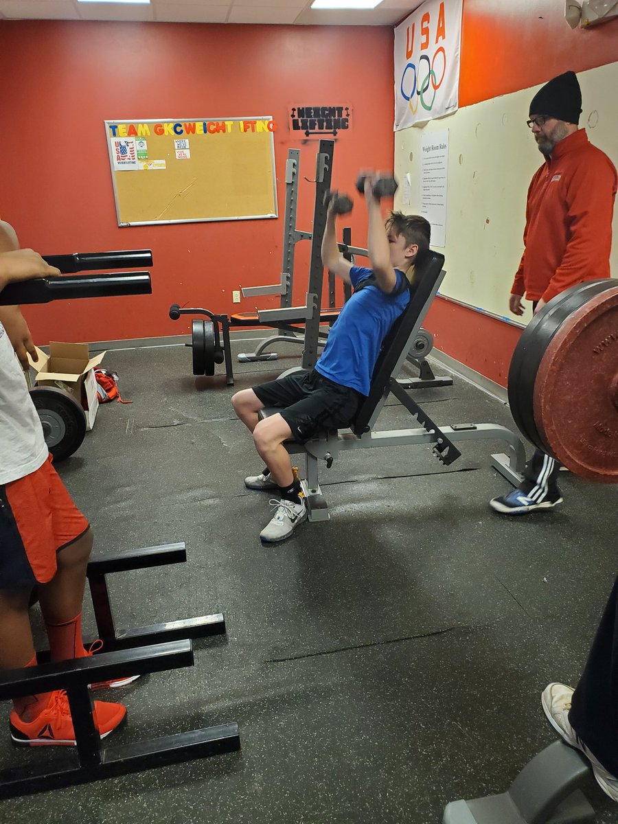 BGCGKCSportsLAB's tweet photo. Conditioning plays a great part of off season development @kcmoRBI as a Saturday workout @HelpKCKids #Breidenthal gets the energy flowing @SportsLAB_KC @royalscharities @MLBRBI https://t.co/L7cK6QsMCn