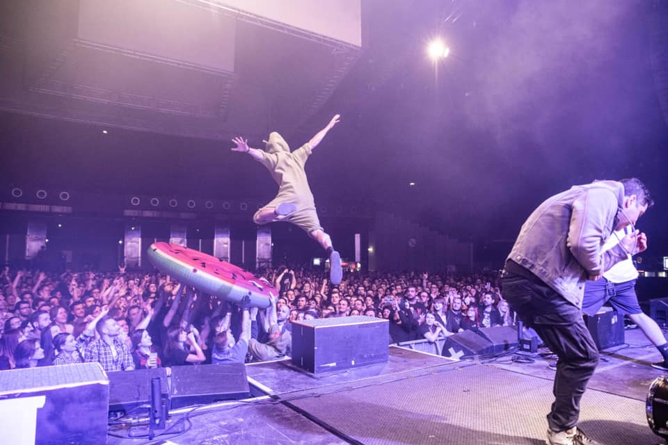hazel_nut49's tweet photo. Yesterday was Vienna, tonight is Munich!
https://t.co/IWe2QPBxKP

#zebrahead #mfzb #braininvaders #werenotalright #callyourfriends #vote #germany #投票 #Abstimmung #sex #rocknroll #pizza #beer #party #punk #rock #Deutschland #Düsseldorf #Vienna #Austria #Munich #wannasellyoursoul https://t.co/so2wMwWcrc