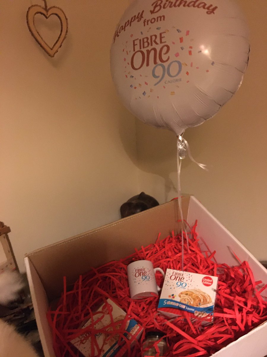 MissSpires's tweet photo. What a lovely #birthday surprise to come home to Thanks @FibreOneUK #tweetmorecake #fibreone https://t.co/a2Jmgz8Jn3
