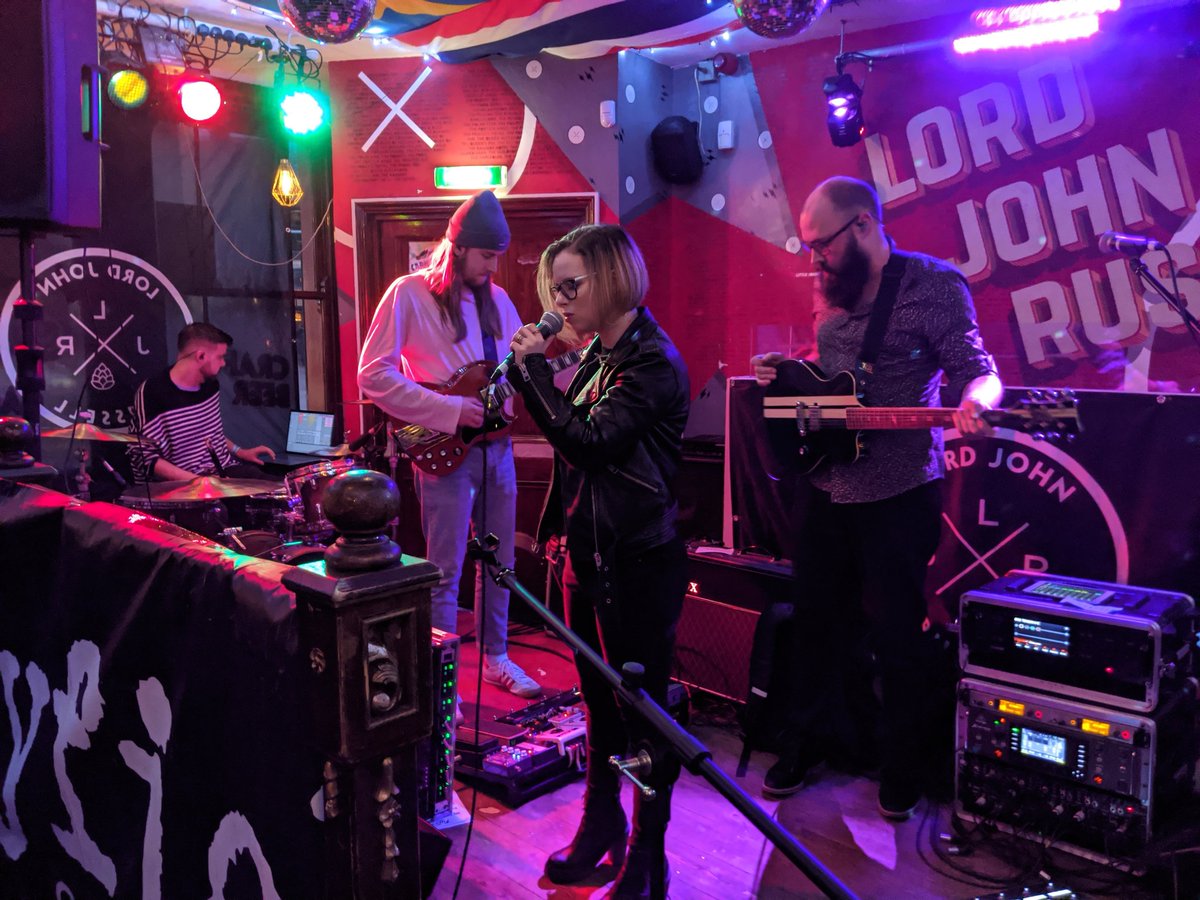 Full marks to <a href="/TheBrightExpres/">TheBrightExpression</a> for a valient performance at today's <a href="/IceBreakerUK/">Icebreaker Festival</a>. Unafraid to interrupt people's pub crawls, they persevered in what has to be the worst music venue imaginable.