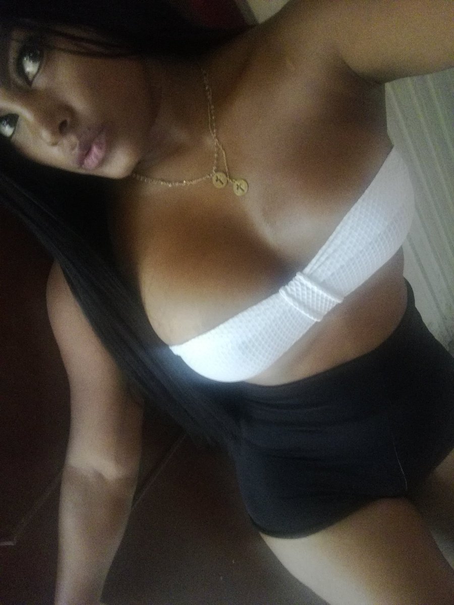 Pamelaa65726053's tweet photo. Buena tarde futbolera para todos #BesosDeChocolate https://t.co/7Ze7RitdkT