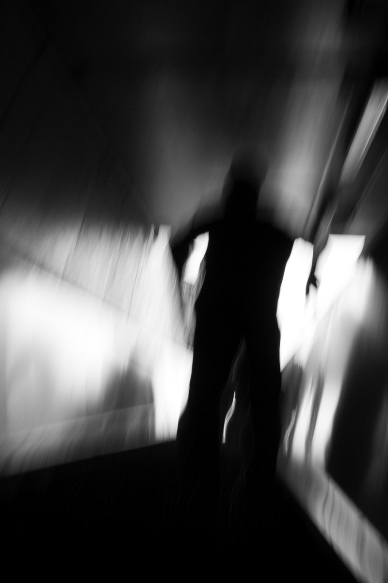 siqlucianophoto's tweet photo. Sem Título, estudos para a série 41 Estações | Rio de Janeiro, 2018⠀⠀
⠀⠀
#abstractphoto #impressionist #stayabstract #motionblur #burnmagazine #icm #editgrammer #photoarts #graphic_arts_bnw #camerapainting #incamera #streetpixelz #darksoulpoetry #sublimeframe https://t.co/XpFhi31AhI