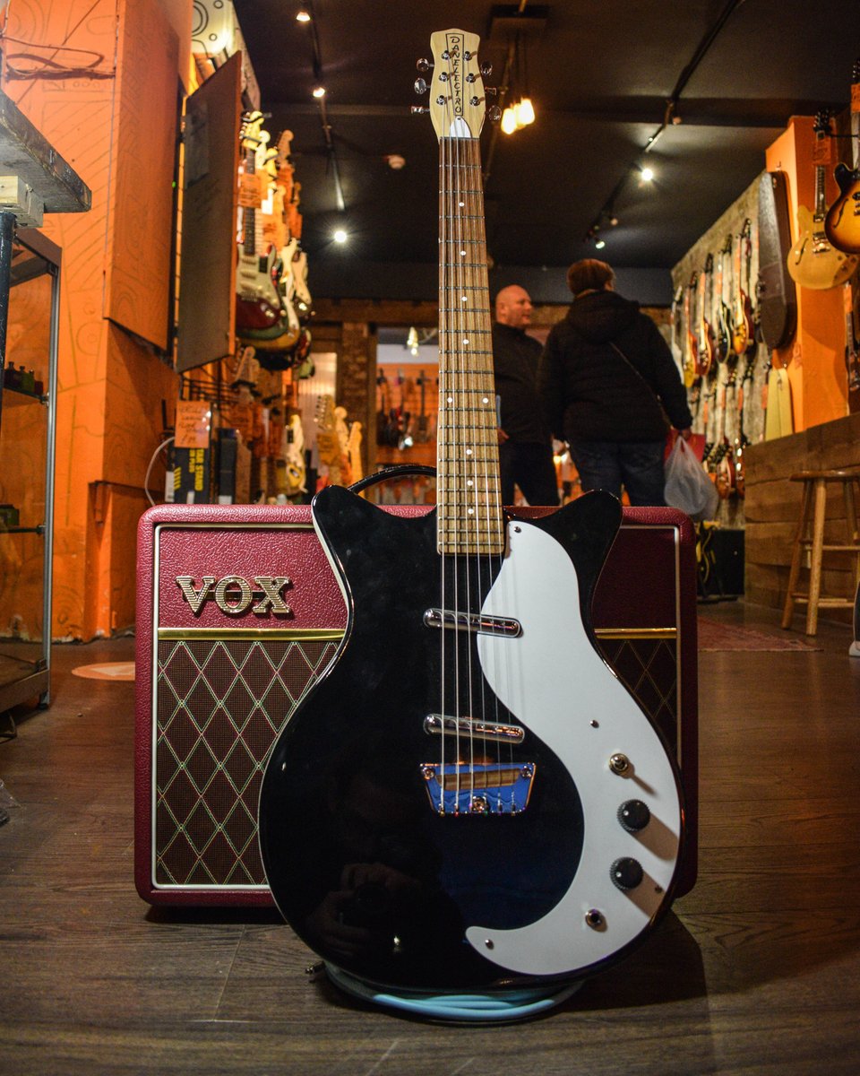 "Well, well, well, so I can die easy"... 
Check out this iconic Danalectro Stock '59 loaded with 2 Lipstick pickups. 
.
.
#wunjoguitars #wunjo #wunjoelectrics #wunjoacoustics #vintageguitar #denmarkstreet #denmarkstreetlondon  #londonguitars #londonvintageguitars