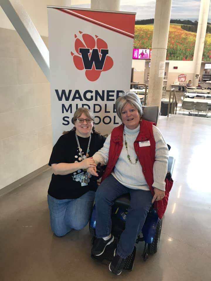 houstonteach6's tweet photo. The best way to finish KINDness week? Invite friends to come have lunch with the students and ask questions about their disabilities. (And seeing a friend is an added bonus!) #WMSKINDNESSWEEK #everybodysincluded @WagnerMS_GISD https://t.co/YynPhCVe6M