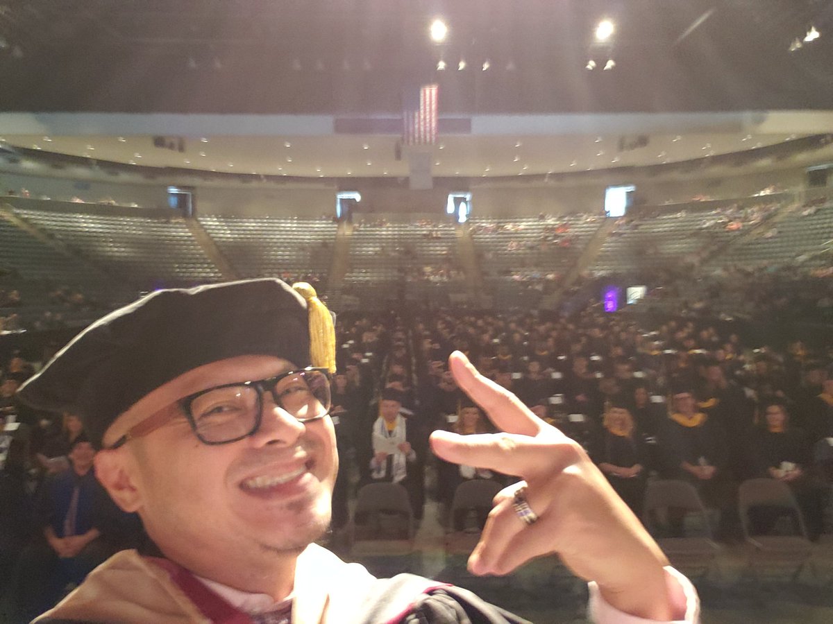 Thanks to the amazing #BUgrads graduates. Congratulations! Peace! @bellevueuniversity #bellevueuniversity #classof2020