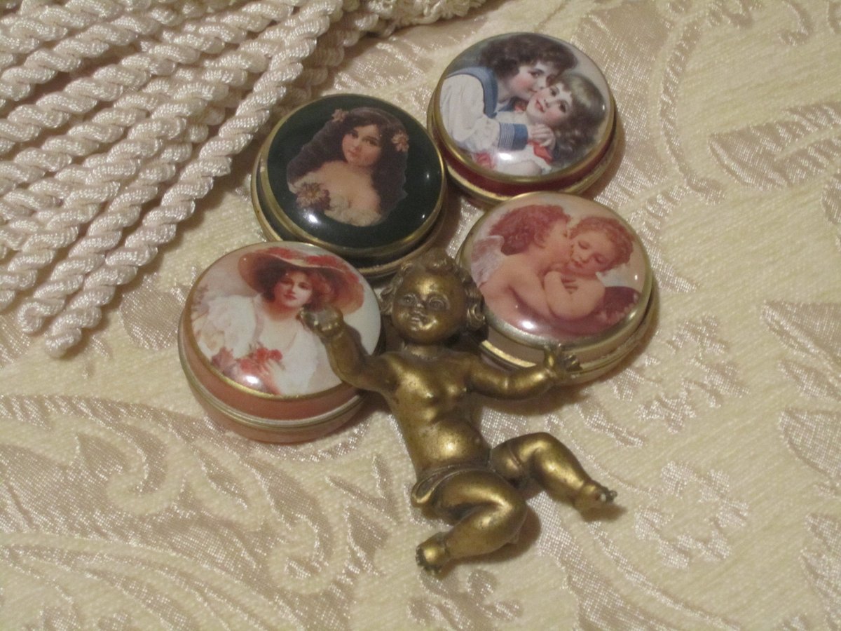 BonnieLouLane's tweet photo. Vintage PILL BOX SET, Trinket Box Set, Pill Case Set (4), Plus a Vintage Cherub Figurine https://t.co/l8Mb6EerIq #Christmas 2019 #TMTinsta #BonnieLouLaneART #PillCases https://t.co/4BKYWmx8pw