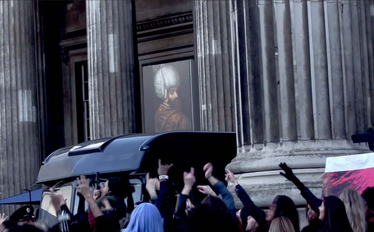 DuneWhitney's tweet photo. I couldn't make it to this one, my mates are snap chatting me the ANARCHY at the British Museum Concert. I don't know who that guy is on the wall but #JILLIAH's definitely got his attention! https://t.co/Xu2NvnQkzl