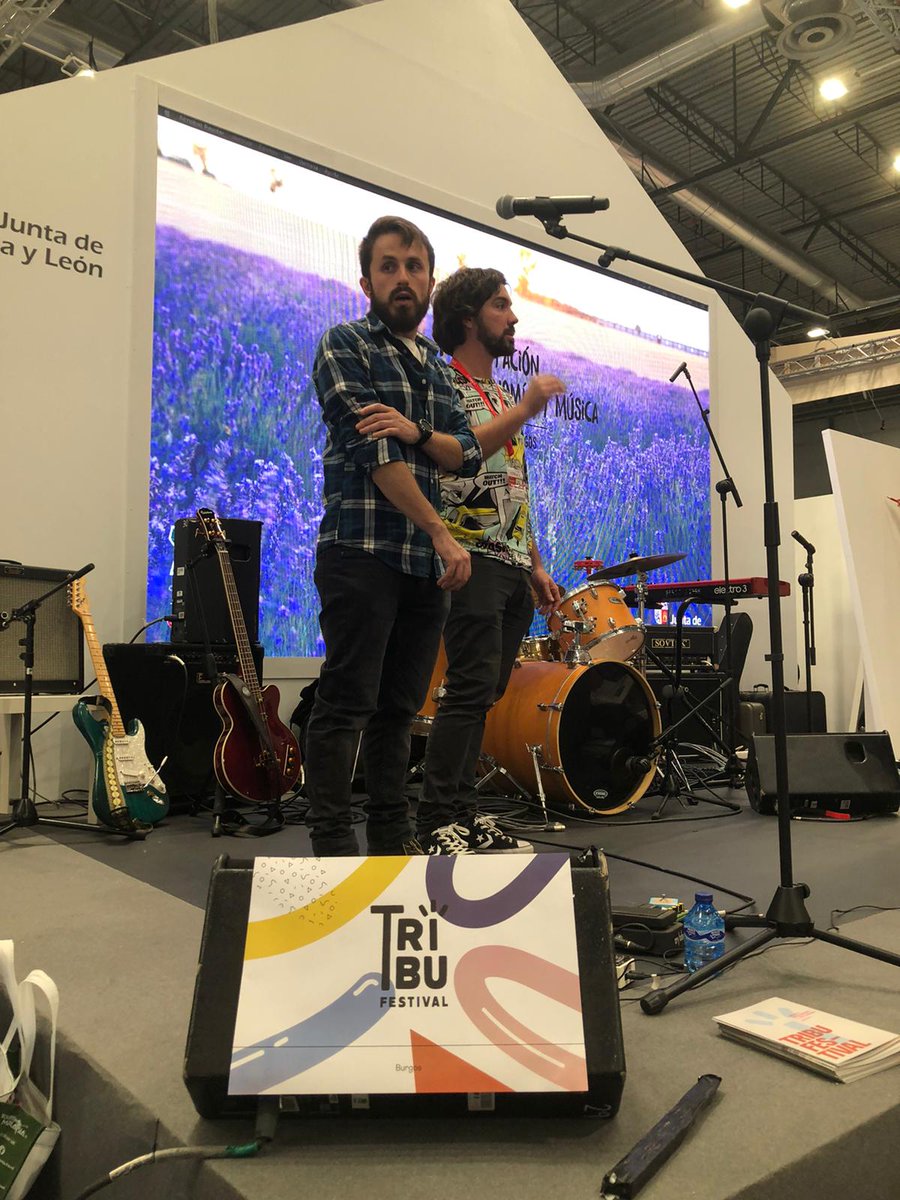 Aytoburgos's tweet photo. El grupo de música @Cowabunga_band y la pintora @MabelEsteban han visitado esta tarde el espacio de #Burgos en @fitur_madrid para presentar @tribufestival, ejemplo de #cultura y #música transgresora en nuestra ciudad. #FITUR2020 https://t.co/rCEAYZ1g5f