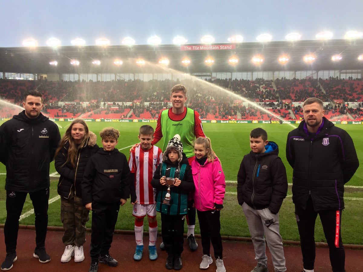 SwansFdn's tweet photo. ๐ Congratulations to our Swansea representatives who went on to lift the trophy for our #FixtureWithinAFixture tournament against @scfc_community.
๐๐ป Well done to all teams involved! https://t.co/o5umMk2aDO