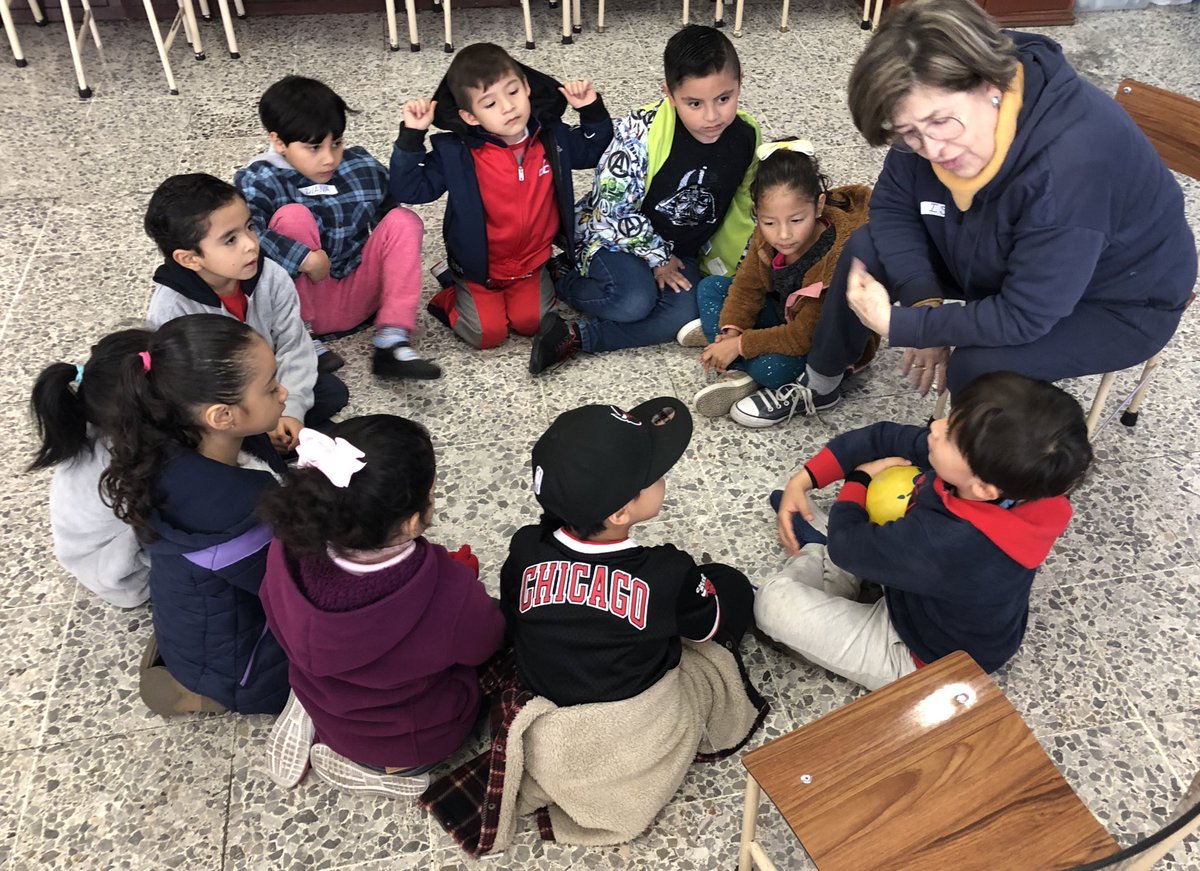 preeslancaster's tweet photo. Estamos en el taller ¿Cómo cuidar mi cuerpo?, con la Mtra. en Psicoterapia Isabel Aspuru Llórens. Los niños aprenden que nadie debe tocar su cuerpo y que no deben tener miedo de decirle a algún adulto confiable si hay alguien que les está haciendo daño. https://t.co/Bi2i9dVraN