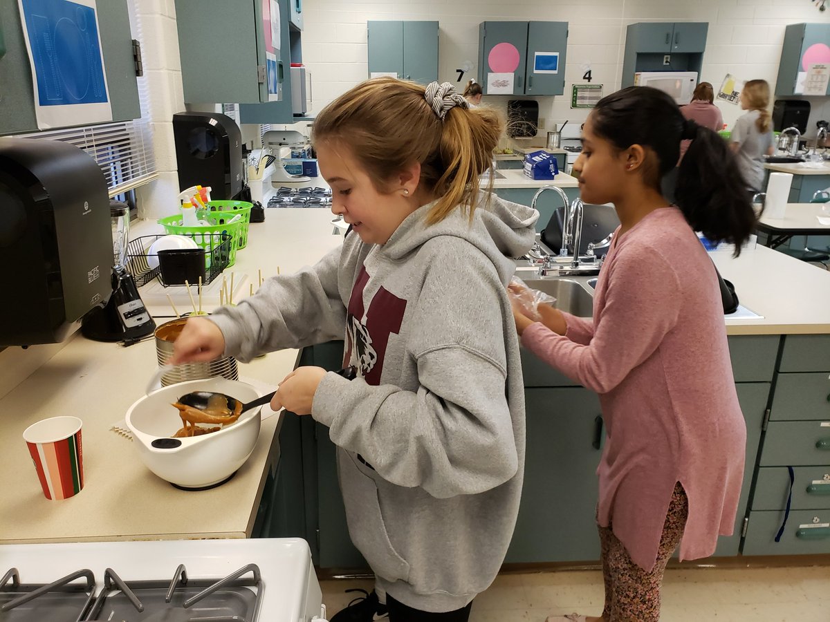 EricaSwanson1's tweet photo. Looking back on some 2019 pictures and found this awesome memory.  Thanks Peter Rubi for you apple donation for our Pride Incentive.  WE Act had so much fun making caramel apples.@IraJonesMS @peterrubi @act_ira https://t.co/ySuNGW90VK