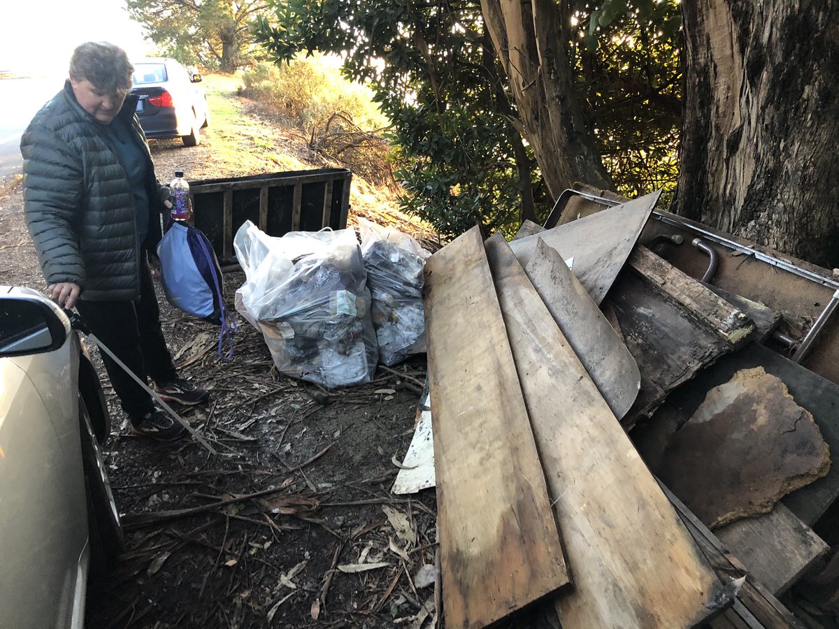 Worklogistics's tweet photo. #untrash East Bay along Grizzly Peak #trashtag https://t.co/hf9uOsWaHK