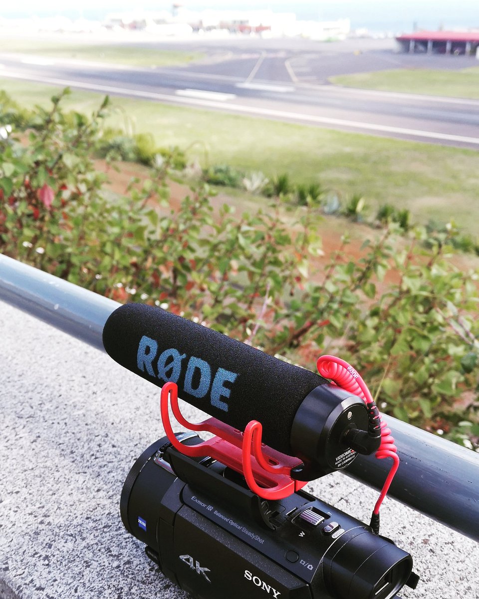 MadeiraSpotting's tweet photo. My gear for today!
#madeira #airport #spotting #planes #planespotter #camcorder #madeiraisland #madeiraairport #sony #rode #ax53 #planespotting #avgeek #aviation #aviationphotography #aviationlovers https://t.co/aMyn3HfVg7