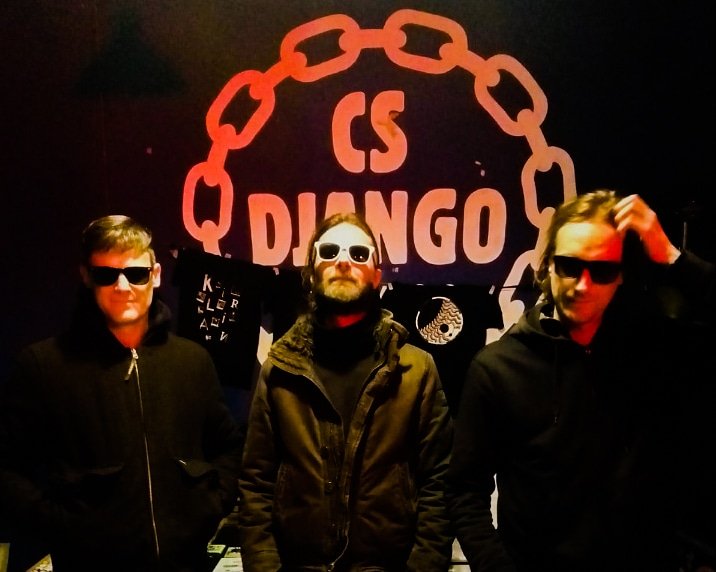 KillYourBoyfrie's tweet photo. Hey #Killers
questa sera vi aspettiamo al #Django di #Treviso per festeggiare il #LesderStudio
Inizio concerti ore 21:30.
A più tardi.
#Elizabeth #Tour https://t.co/FxM1ylHo4N