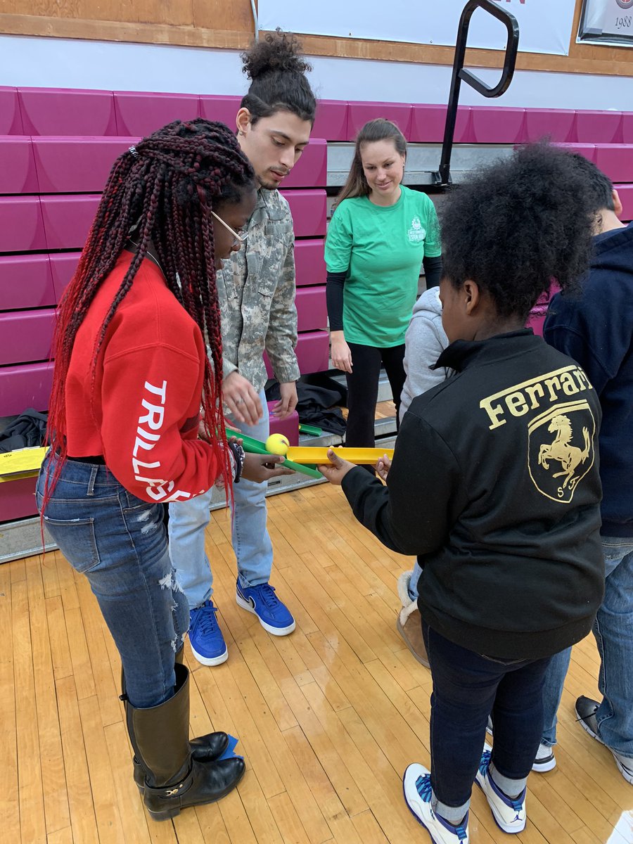 MooreShadrich's tweet photo. Students of Ida B. Wells at East High School “Everyone Can Code” camp https://t.co/i3sEEmUYMk