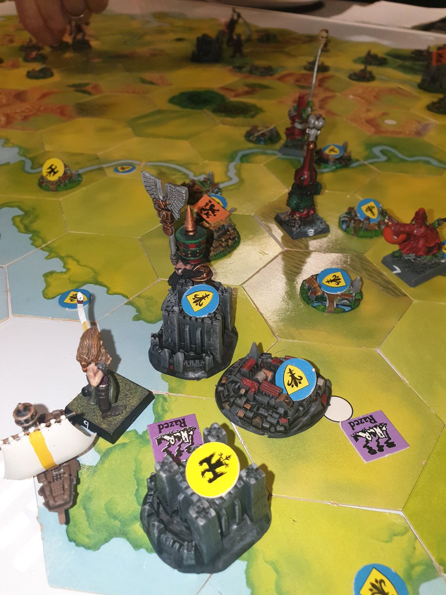 GQuail's tweet photo. Subscribe to my onlyfans for more raw oldhammer pics. Or something
Mighty Empires and Giant Bash at Common Ground games with the #Bruhammer posse. #Warmongers #oldhammer #warhammer 1/2 https://t.co/hh8uVq0oX9