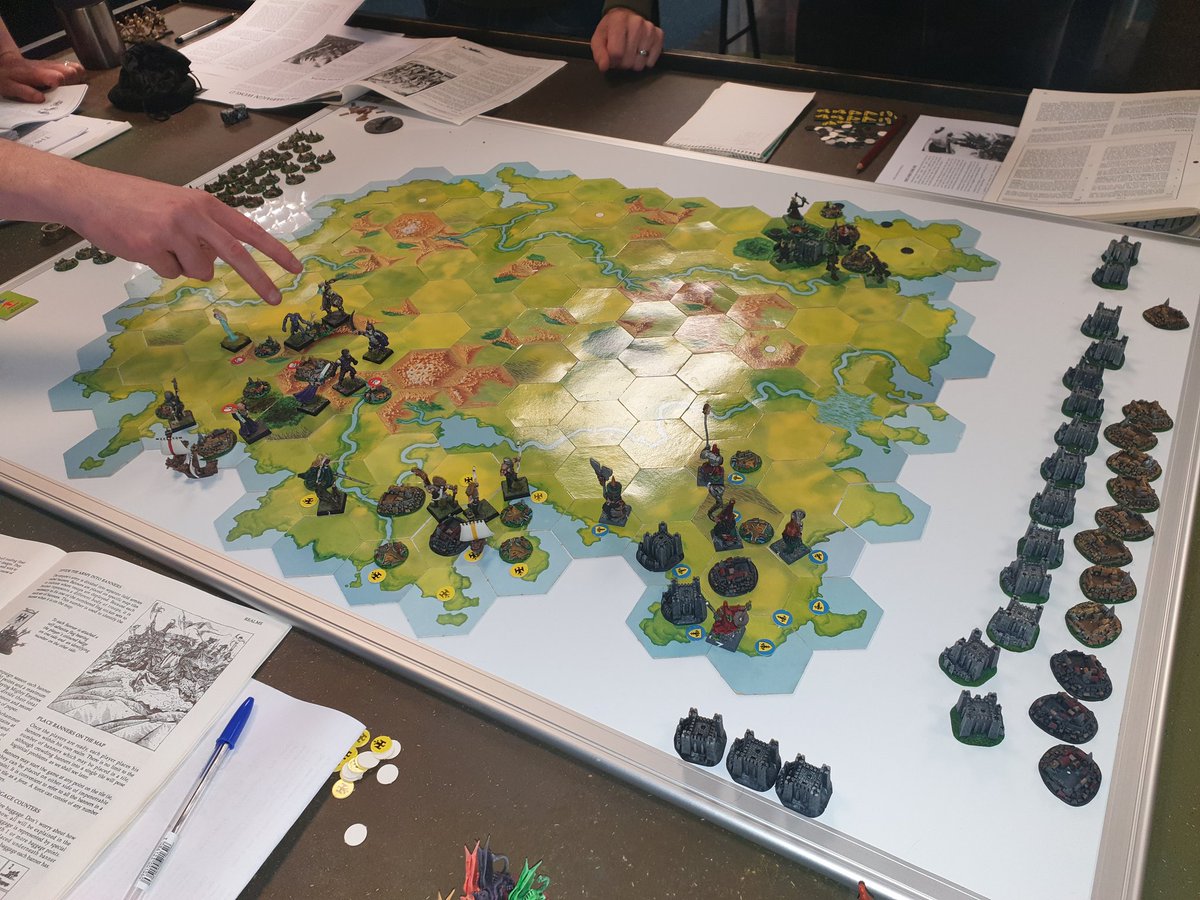 GQuail's tweet photo. Subscribe to my onlyfans for more raw oldhammer pics. Or something
Mighty Empires and Giant Bash at Common Ground games with the #Bruhammer posse. #Warmongers #oldhammer #warhammer 1/2 https://t.co/hh8uVq0oX9
