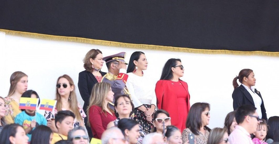cnegobec's tweet photo. AHORA | La presidenta @DianaAtamaint asiste al evento de conmemoración de la Gesta del #Cenepa25Años. Saludamos y rendimos homenaje a las @FFAAECUADOR que con honor defendieron la soberanía de la nación.
#HistoriaVictoriaYPaz. https://t.co/QAOcnyCfco