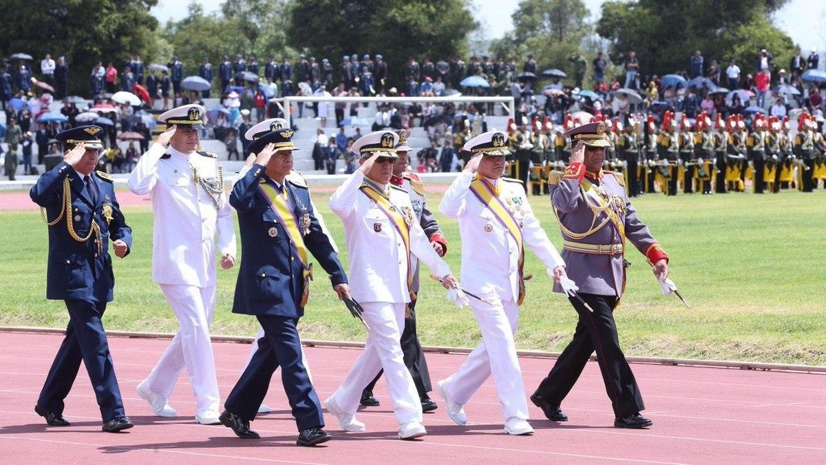 cnegobec's tweet photo. AHORA | La presidenta @DianaAtamaint asiste al evento de conmemoración de la Gesta del #Cenepa25Años. Saludamos y rendimos homenaje a las @FFAAECUADOR que con honor defendieron la soberanía de la nación.
#HistoriaVictoriaYPaz. https://t.co/QAOcnyCfco