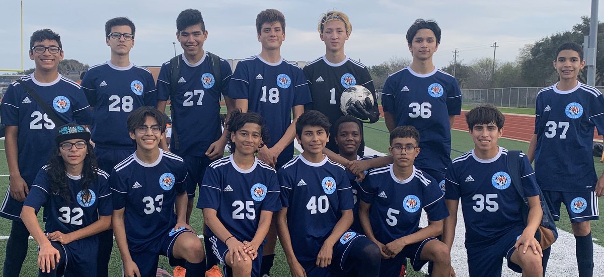 coachsumner88's tweet photo. Losers form small groups & complain, winners assemble as a team & find ways to win” Bill Parcells 🐅 Congrats to the JV Boys Soccer team bringing home the W against Miller this morning! (2-0) #carrollsoccer #consistentfire #tigerpride #ctc212 https://t.co/zr0RkMtwcS