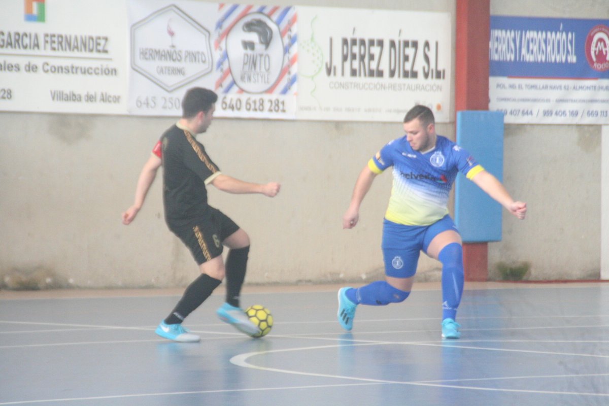 LaPalmaFS's tweet photo. ¡FINAL DEL PARTIDO! 

@LaPalmaFS 2-4 @GalarozaFS 

Se nos escapó en la 2º parte en un partido que merecimos mayor premio. La contundencia del rival nos condena otra semana más. 

Enhorabuena a @GalarozaFS y gracias a @CDVillalbaFS y su Ayuntamiento por la cesión de las pistas. https://t.co/9vkIWJD6RG