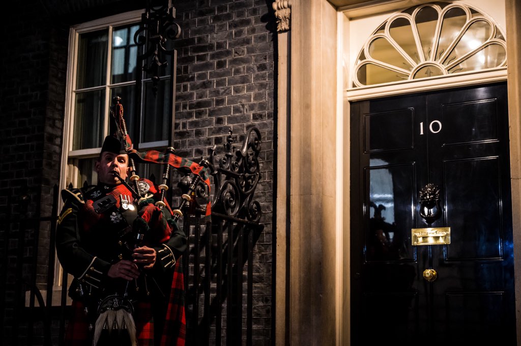 [THREAD]  #PictureOfTheDay 25th January 2020: Fair fa' your honest, sonsie face, Great chieftain o the puddin'-race!  #PhotoOfTheDay  #BurnsNight 