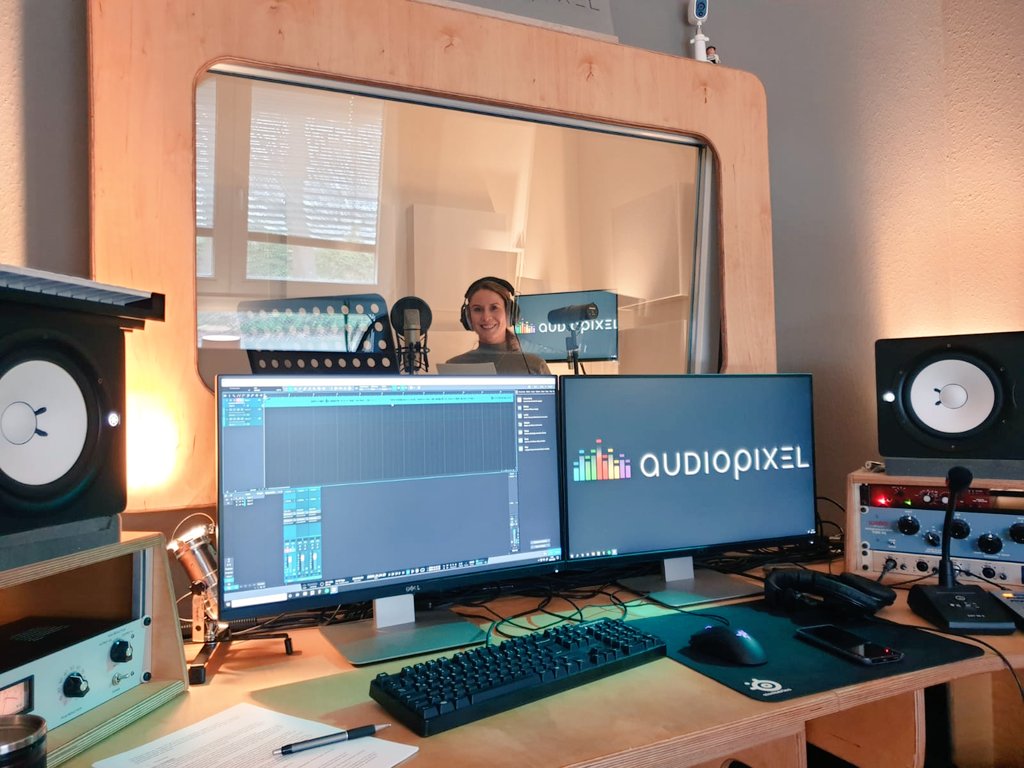 Heute im Tonstudio bei <a href="/audiopixel/">audioPixel</a> als Sprecherin für die InnovaPrax GmbH unterwegs gewesen 💬🎙🎧