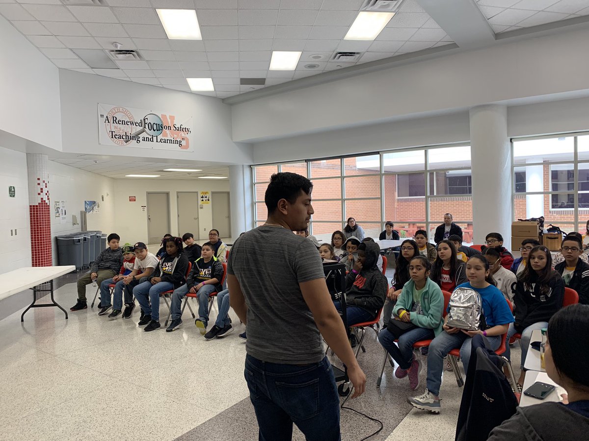 TeachBenitez's tweet image. Rules are important!✅ Learning all the game rules for the 2020 #EcobotChallenge. Our Bulldogs are fast thinkers!!! Some won prizes for learning the rules quickly. 🙌🤖🐶💜
@AllEarthEcobot #Robotics #ElemSTEM #PSEstrong #BullBOTS