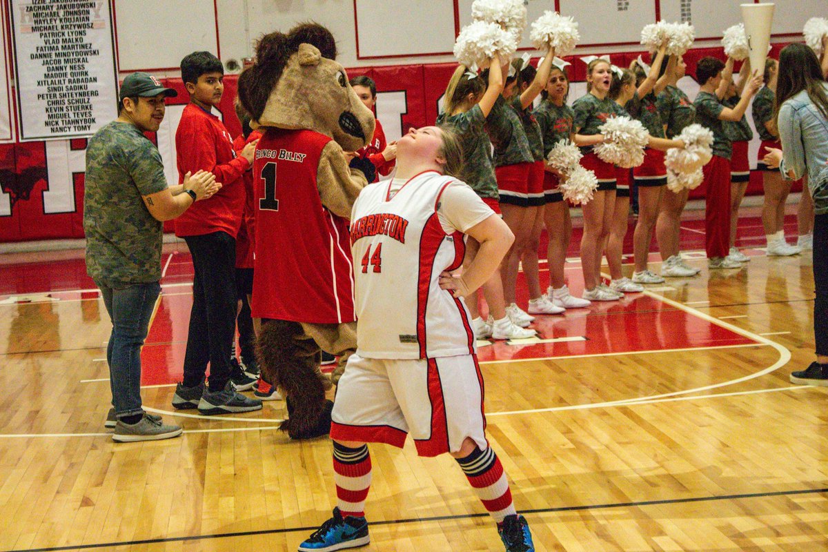 PapaBear238's tweet photo. Special Olympics Basketball @BHS220Athletics @barrington220 @BarringtonHS220 @220Arts @SpecialOlympics @238_studios @Barrington220EF @GiGis_Playhouse https://t.co/y4Ei5toV3B