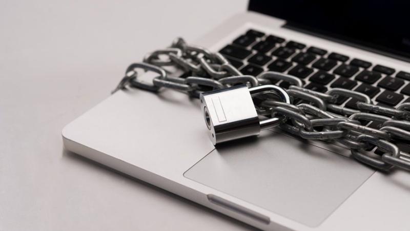 Smanhes's tweet photo. Conseils aux PME pour se protéger des attaques informatiques
https://t.co/eYg4dm8fx5 https://t.co/I7CckBoMXf