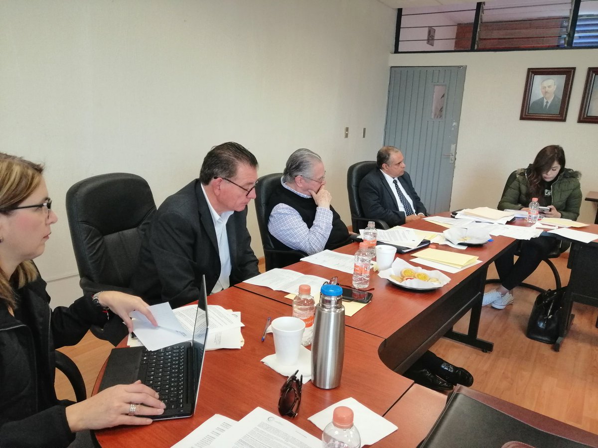 CSHUNIVA's tweet photo. La Licenciatura en Derecho @UNIVA_GDL presente en la constitución formal de la Red de Investigación y en la 2da reunión académica de la Circunscripción 5 de la #ANFADE, con sede en #CUCSH @udg_oficial en la que informamos avances y se prepara el XXXI Congreso Nacional. https://t.co/TkWadjWbwb