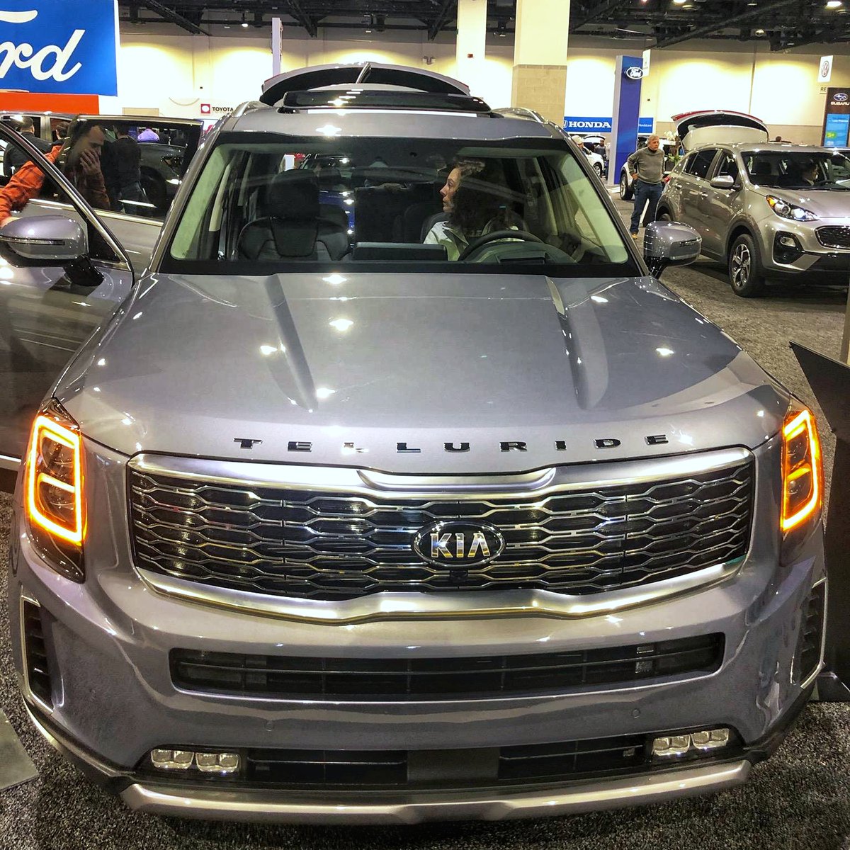 NEAutoShow's tweet image. The #Kia #Telluride, MotorTrend SUV of the year, is on display at the #NEAutoShow!